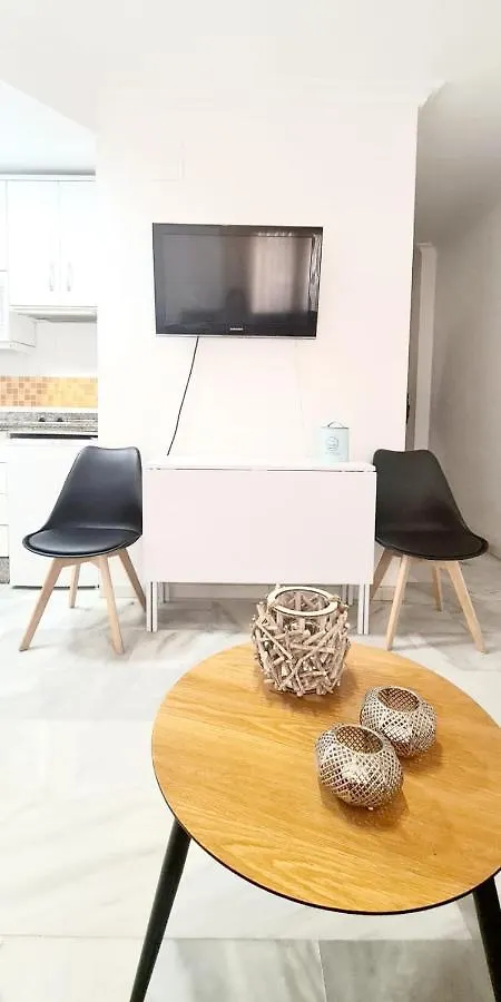Apartamento A 2 Minutos De La Playa Y Centro Fuengirola 0*,  Spain
